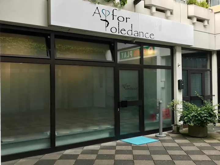 a heart for poledance — Pole Fitness in Buschhorn, Bergisch Gladbach