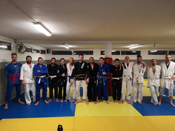 JJB Toulon | Jiu Jitsu Brésilien | Team BTR — jjb-studio au Pont du Las, Toulon — 2