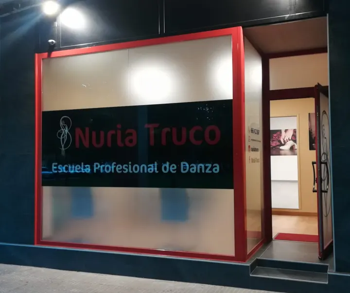 Escuela profesional de danza Nuria Truco — baile-studio en Logroño — 3