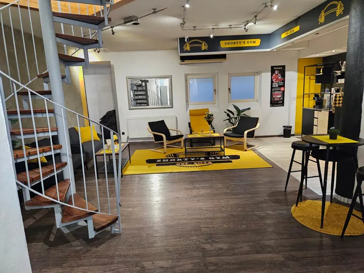 Shortys Gym — Fitnessstudio in Frauenbrünnl, Straubing