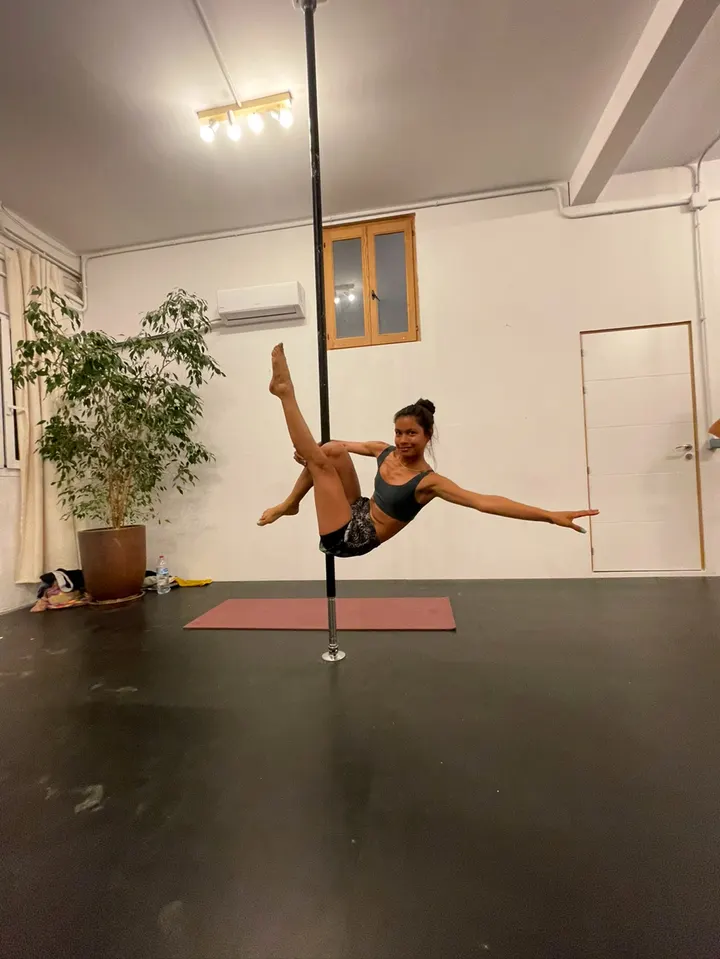 Studio 83 Pole Fitness Ibiza — estudio de fitness-studio en Sant Llorenç de Balàfia — 2