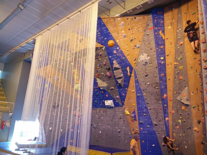 Suresnes Escalade — escalade-studio à Suresnes, Paris — 2