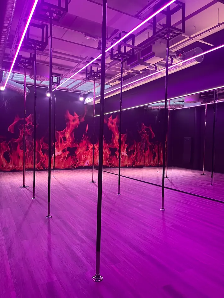 Pole Fit Factory — pole fitness-studio – Tehdas, Hyvinkää — 2
