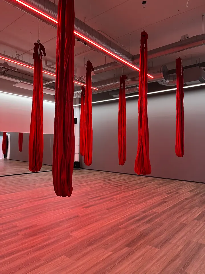 Pole Fit Factory — pole fitness-studio – Tehdas, Hyvinkää — 3