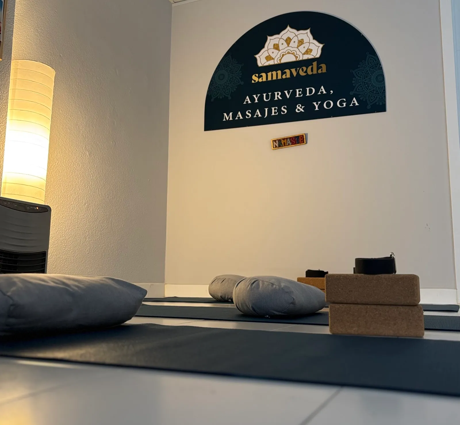 Samaveda; Ayurveda, Masajes, Alimentación, Yoga — yoga-studio en Belaskoenea, Irun — 2
