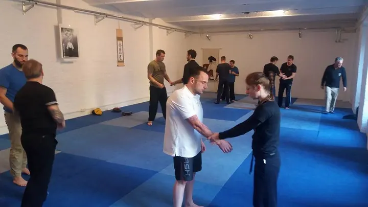 Krav Group Selbstverteidigung Berlin — Kampfsport in Kreuzberg, Berlin