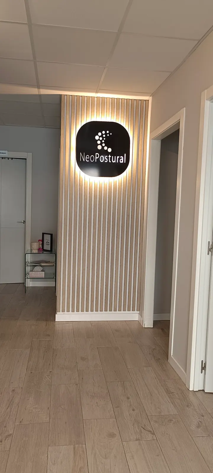 Neopostural Fisioterapia Podología Pilates Máquina Nutrición Suelo Pél — pilates-studio en Málaga — 4