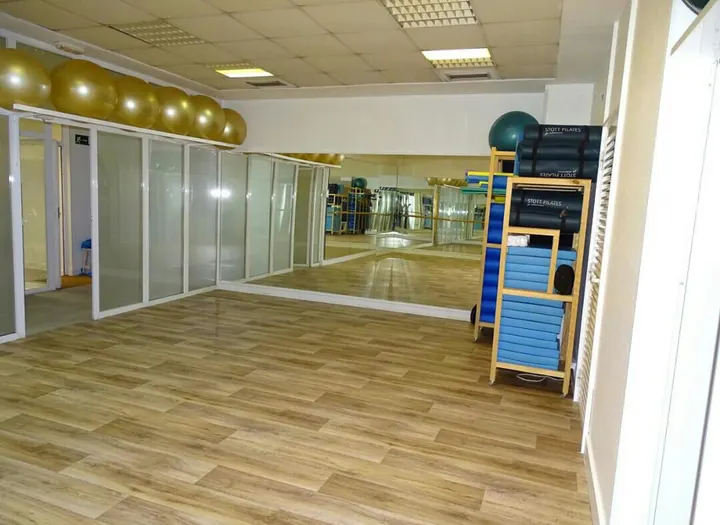 Gimnasio con Entrenamiento Personal - MUNDAIZ FIT — entrenamiento personal-studio en San Sebastián — 5