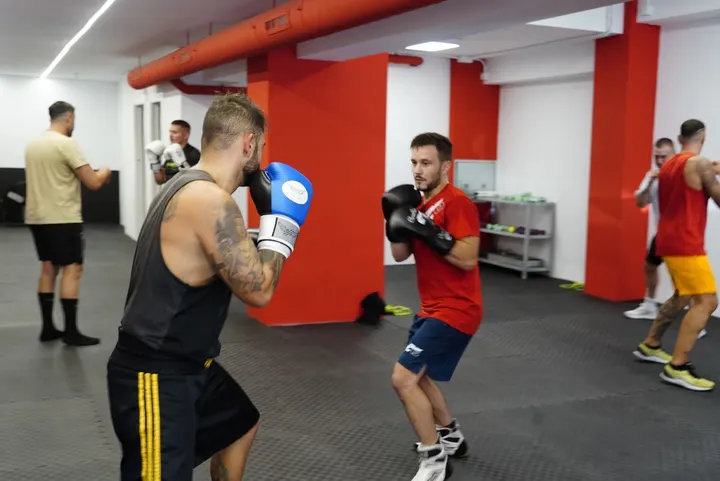 CleverBox, boxeo, la Chana — artes marciales-studio en Angustias - Chana - Encina, Granada — 3
