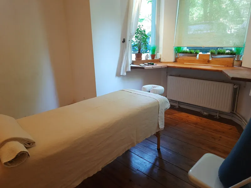 Lola - Massage & Bodywork @Bija Yoga — yoga-studio i Berlin — 2