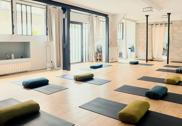 YAY Yoga Les Vinaigriers — Méditation à Paris 10e Arrondissement, Paris