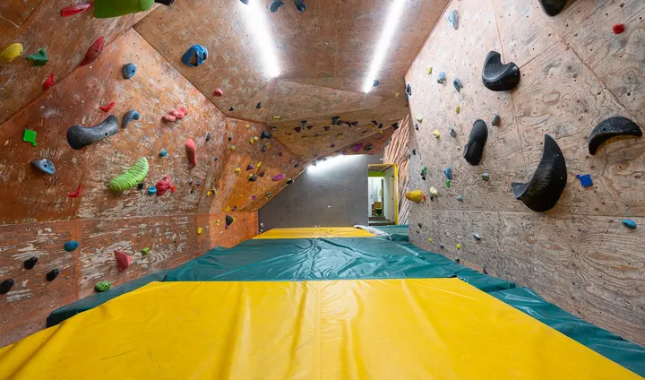 El Gat Penjat — escalada-studio en Caldes de Montbui — 3