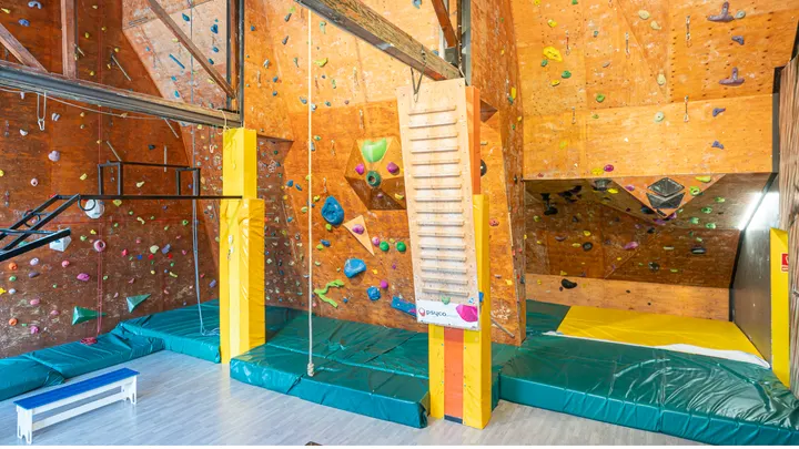 El Gat Penjat — escalada-studio en Caldes de Montbui — 5