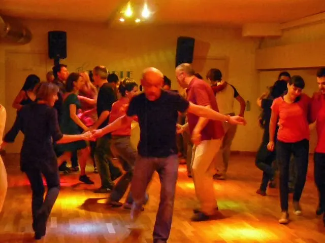 SWING BARCELONA — baile-studio en Barcelona — 3
