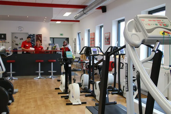 Vitalis Gesundheitssport Wolfgang Schaller Rehasport — fitnessstudio in Holweide, Köln — 2