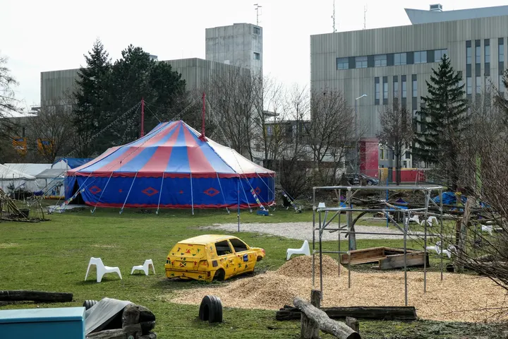 Kinder- und Jugendzirkus Maccaroni — Aerial in Oststadt Südlicher Teil, Karlsruhe