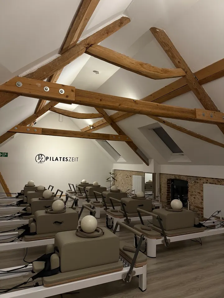 PilatesZeit Kaarst - Reformer Pilates — Reformer Pilates in Kaarst