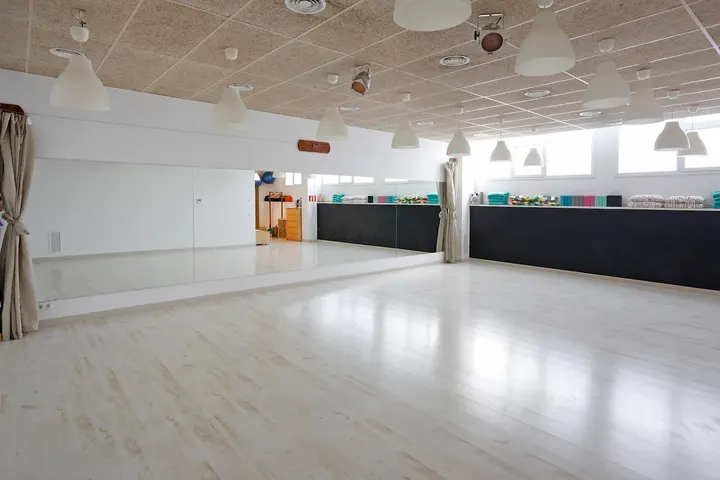 LA Central D'impàs — baile-studio en Girona — 4
