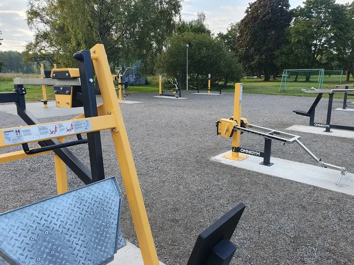 Muscle Beach Bollstanäs — träningsstudio i Upplands Väsby, Stockholm — 2