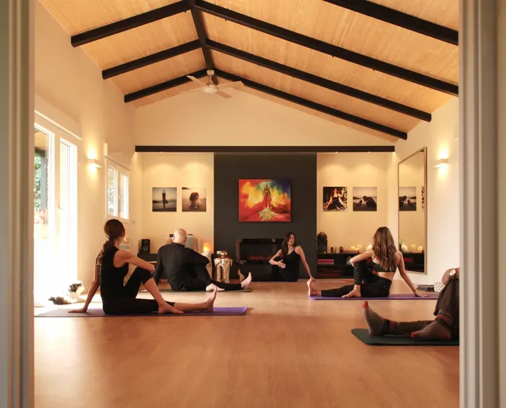 Dharma Yoga y Meditación — yoga-studio i Las Rozas de Madrid