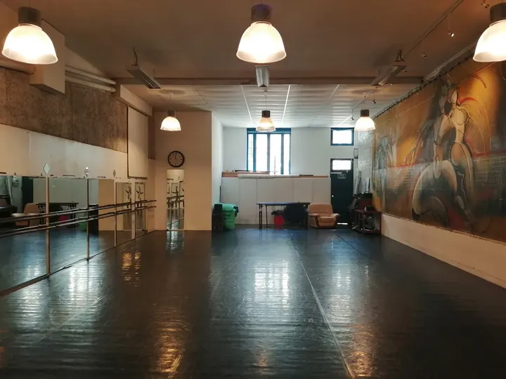 Adage 1 Bureau — danse-studio à Bordeaux — 4