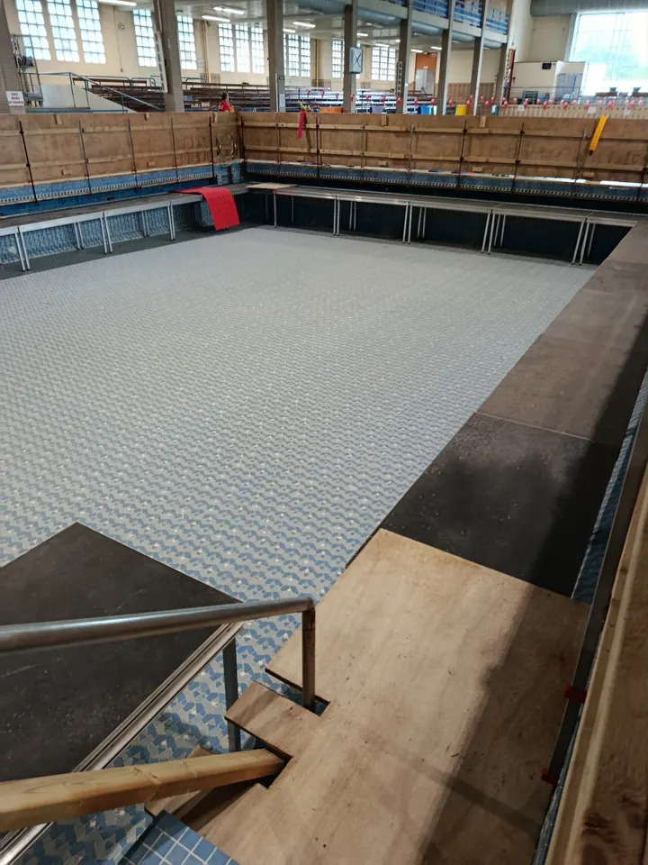 Piscine Nakache (Hiver) — Studio à Saint-Michel / Saint-Agne / Empalot / Le Busca / Île du Ramier / Montplaisir, Toulouse