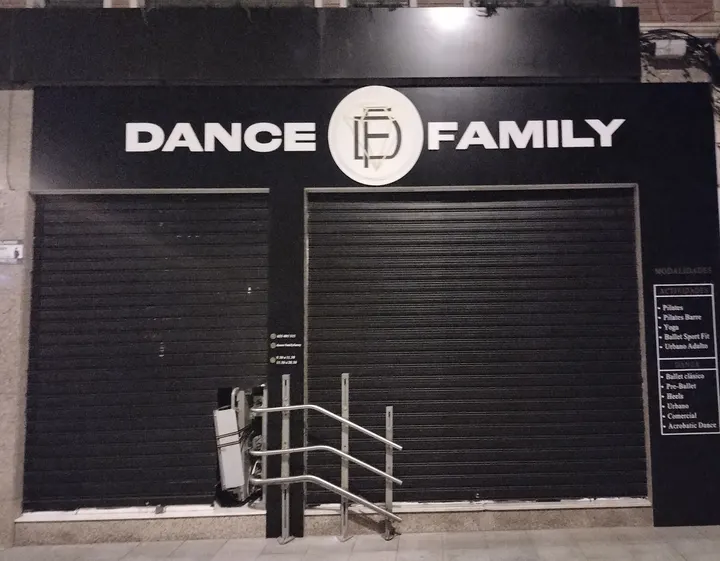 Dance Family — Baile en Urbanització Les Atzavares, Elche