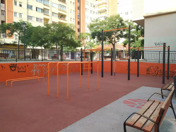 Parque de barras de calistenia - AXOS — calisthenics-studio en Valencia — 3