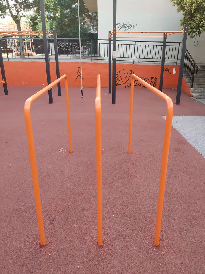 Parque de barras de calistenia - AXOS — calisthenics-studio en Valencia — 5