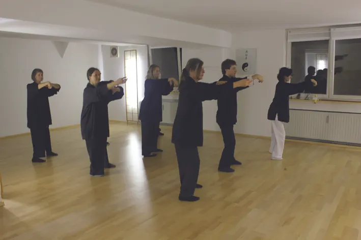 RAUM FÜR BEWUSSTE BEWEGUNG — kampfsport-studio in Augsburg — 3