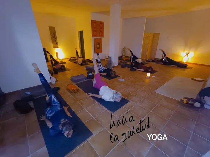 hacia la quietud YOGA y MEDITACIÓN - Badajoz — yoga-studio en Badajoz — 4
