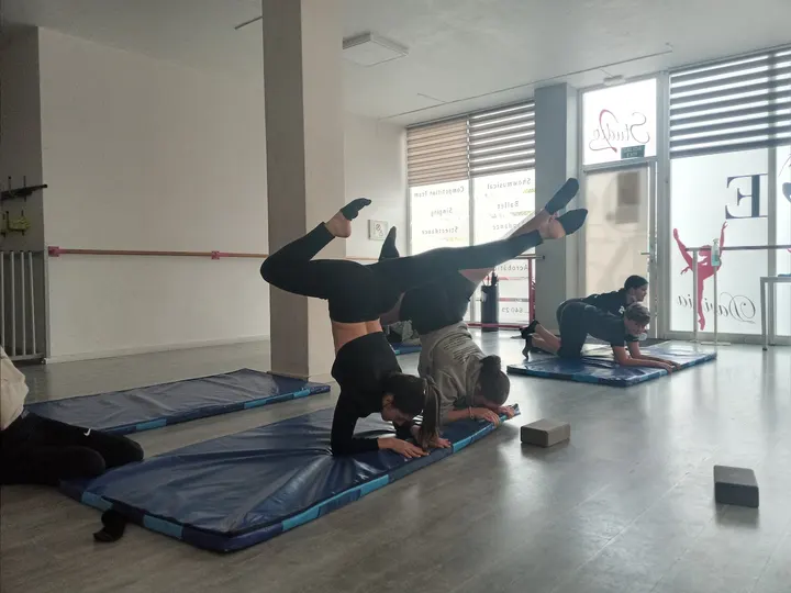 Davinia van Praag dance academy — Baile en Dalt Vila, Eivissa