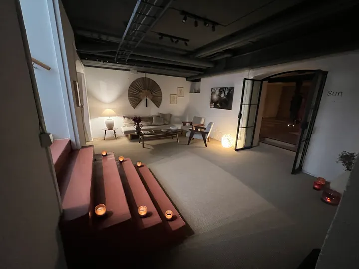 Acro Yoga Stockholm — Yoga i Norrmalm, Stockholm