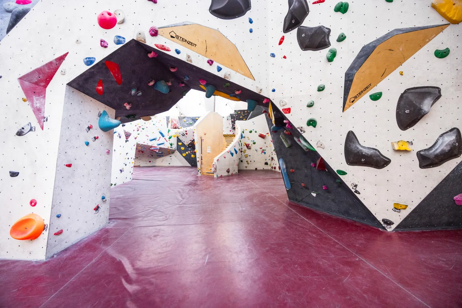 NICE to move - Boulderhalle Eislingen — klättring-studio i Göppingen — 2