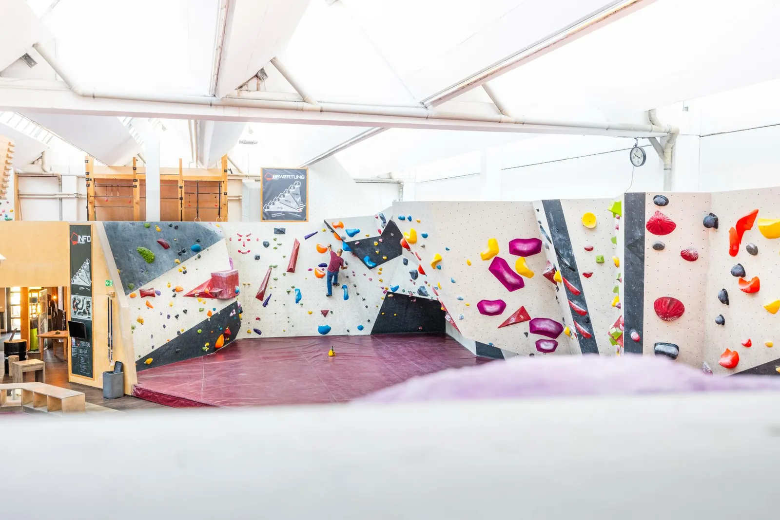 NICE to move - Boulderhalle Eislingen — klättring-studio i Göppingen — 4