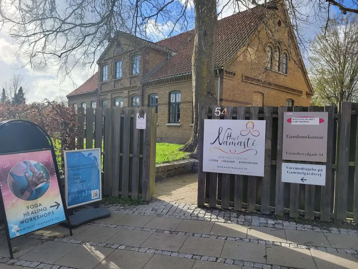 Nanda Yoga — Yoga i Furesø Haveby, Farum