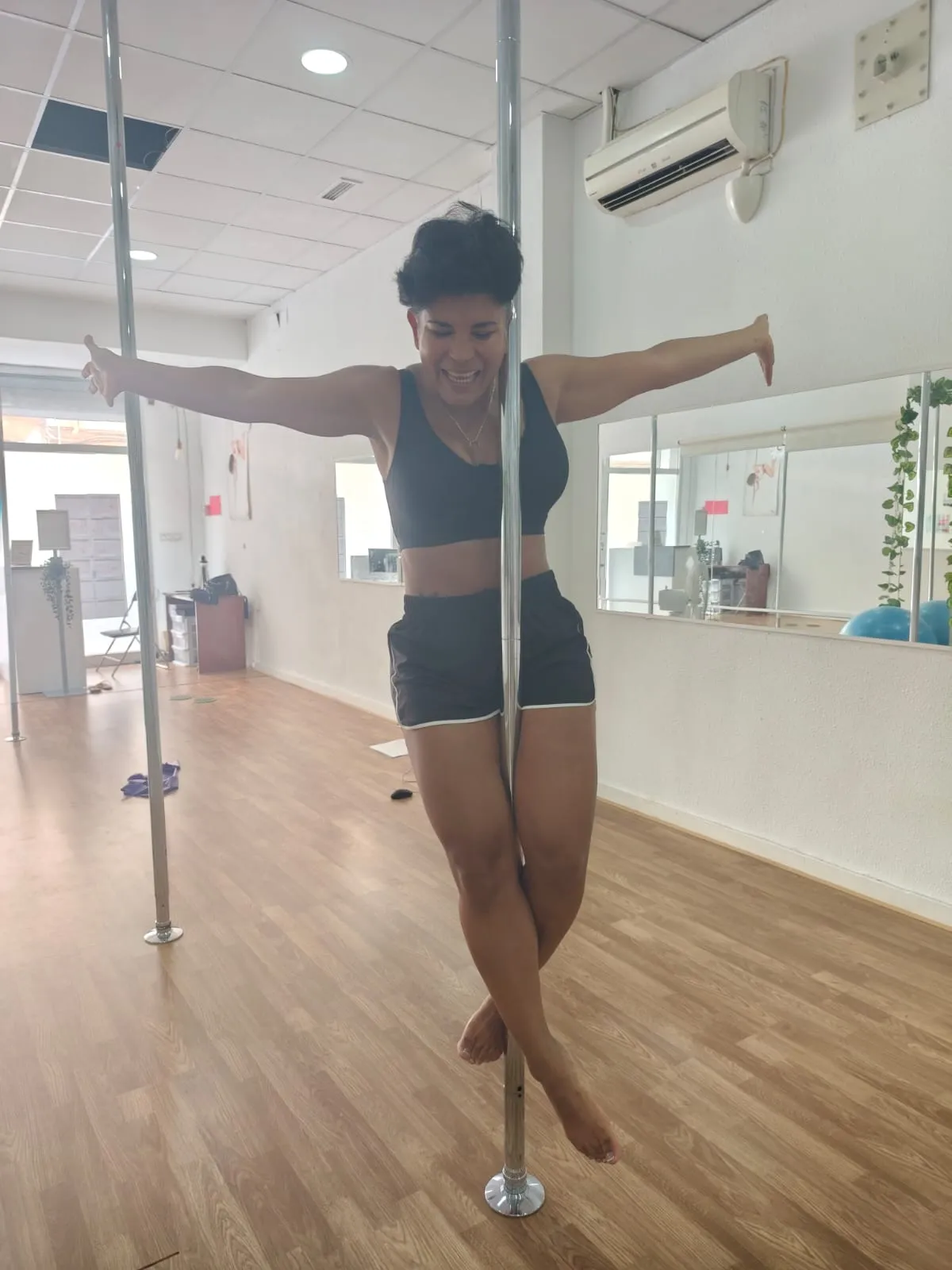POLE DANCE SPORT VALENCIA ESCUELA BETTY YEIN — estudio de fitness-studio en Quart de Poblet — 5
