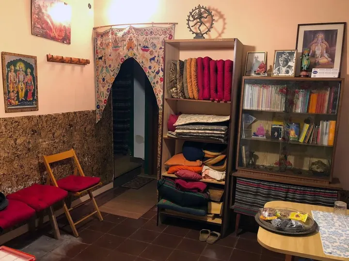 Centro Afiliado De Yoga Sivananda Vedanta En Barcelona — yoga-studio en Nou Barris, Barcelona — 2