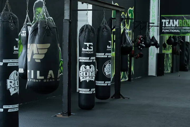 Team Röhl Kampfsportschule Protect Yourself — kampfsport-studio in Großbettlingen — 2