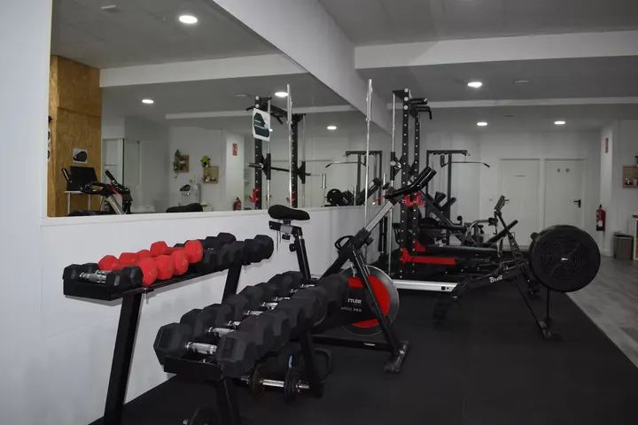 Dime Qué Como - Centro Deportivo — estudio de fitness-studio en Quatre Carreres, Valencia — 3