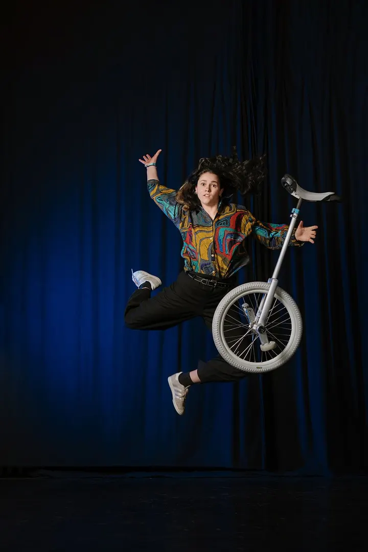 Ecole de cirque de Lyon — arts aériens-studio à Ménival - Battiéres - La Plaine, Lyon — 3