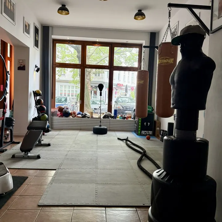 Hadi Zalzadeh — pt-studio in Prenzlauer Berg, Berlin — 2