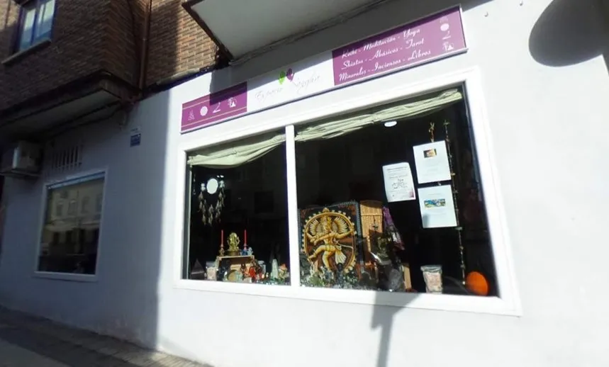 ESPACIO SANGHA - Tienda esoterica - Minerales en Getafe - Reiki - Meditación - Yoga — yoga-studio en Centro, Getafe — 3