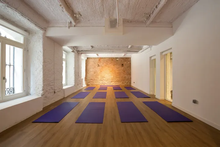 Barquillo Yoga — Yoga en Justicia, Madrid