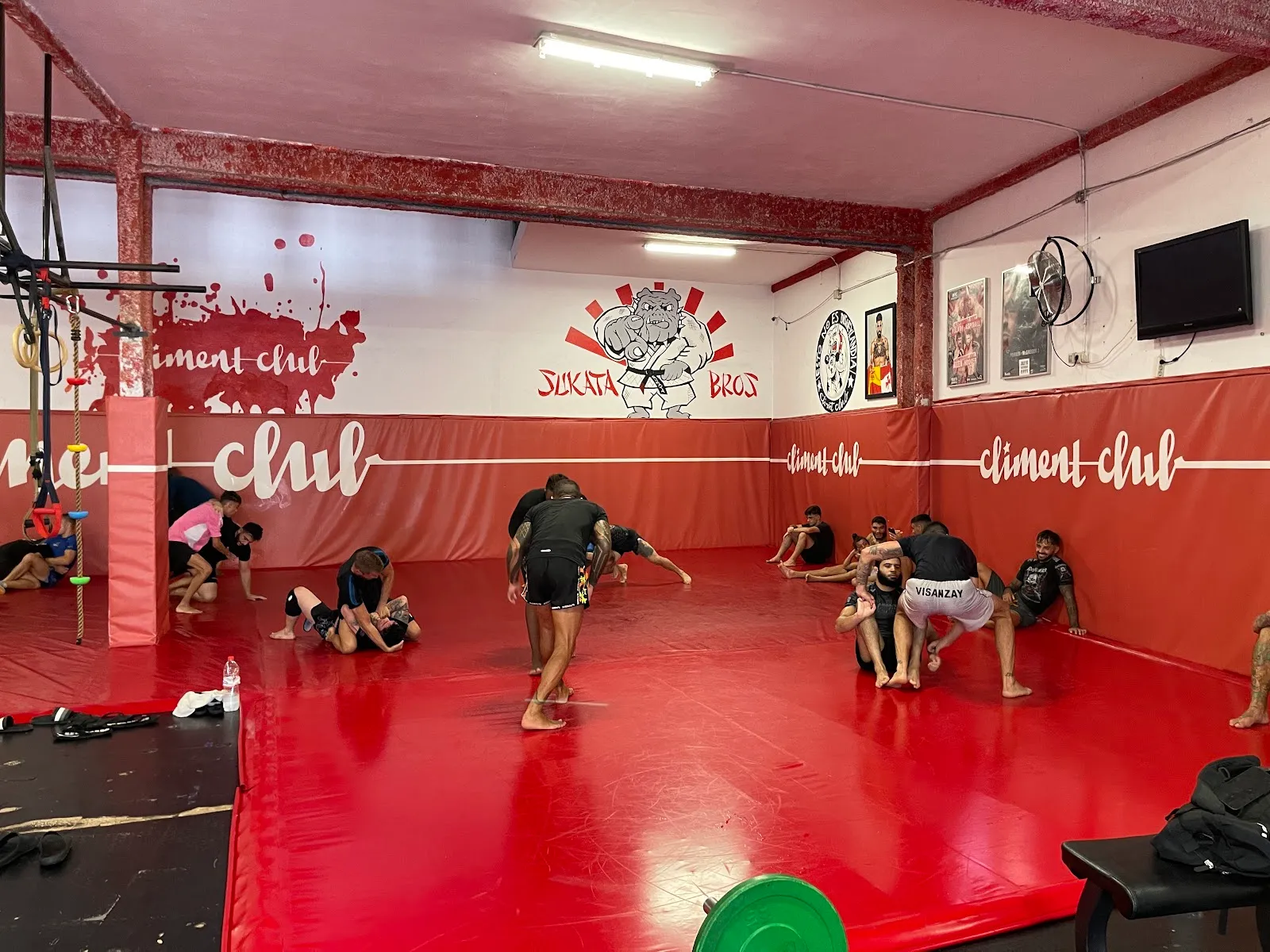 Climent Club | Jiu Jitsu | MMA | Boxeo — artes marciales-studio en Villafranquesa, Alicante — 3