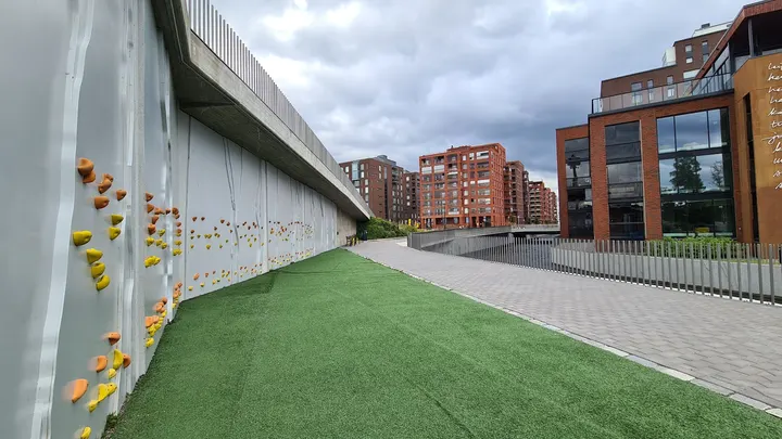 Nyrkkäkallion kiipeilyseinä — kiipeily-studio – Tampere — 3