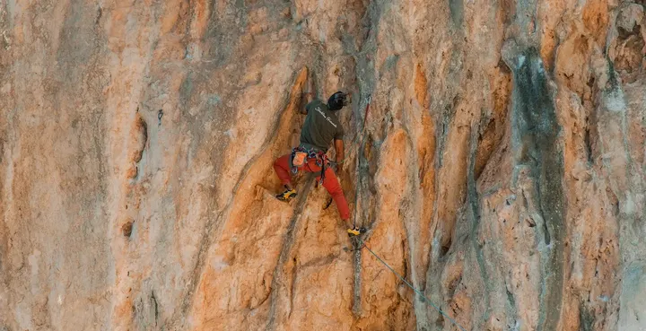 aKroche Climbing | Climbing Guide in Granada — climbing-studio i Albaicín, Granada