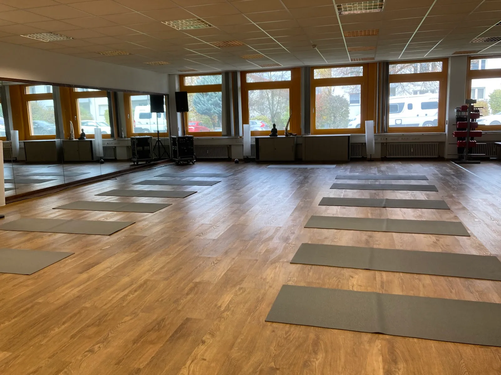 Yoga-Schritte Claudia Salzbrunn Yogalehrerin — yoga-studio in Ravensburg — 3