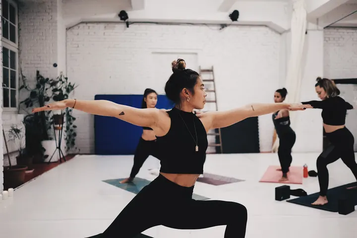 IT'S BALANCE HONEY — Yoga in Kreuzberg, Berlin
