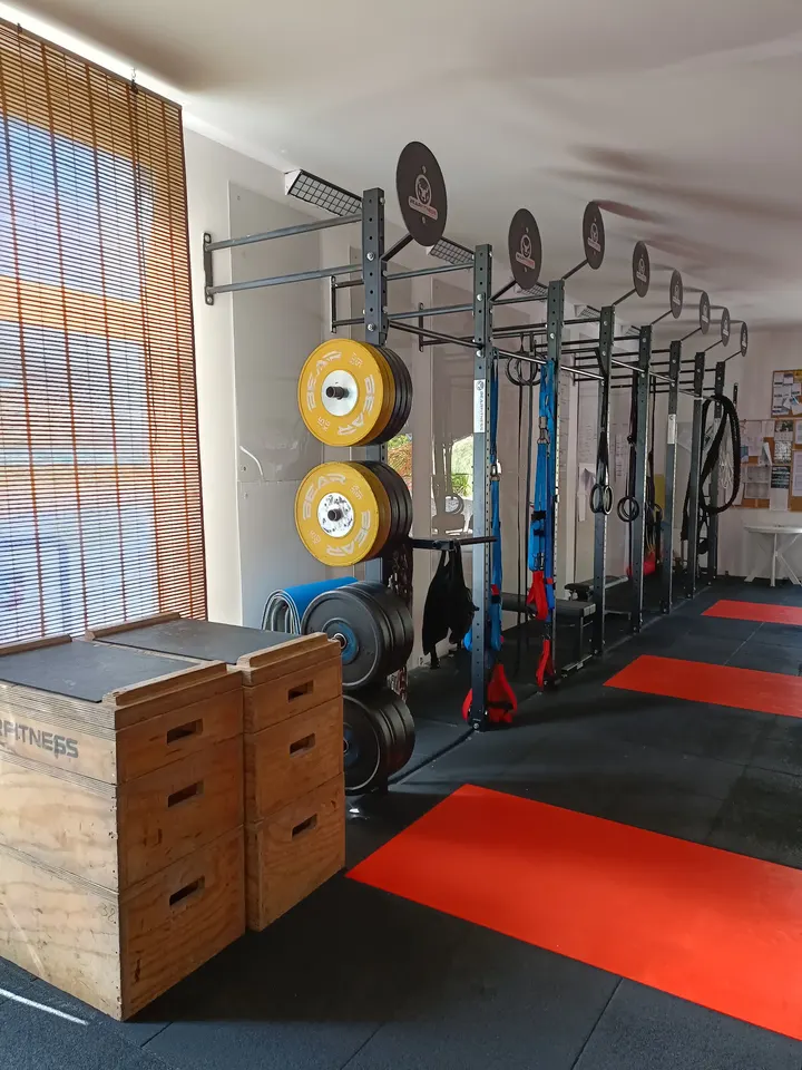 Mak Training — sala pesi-studio a Collemarino, Ancona — 2